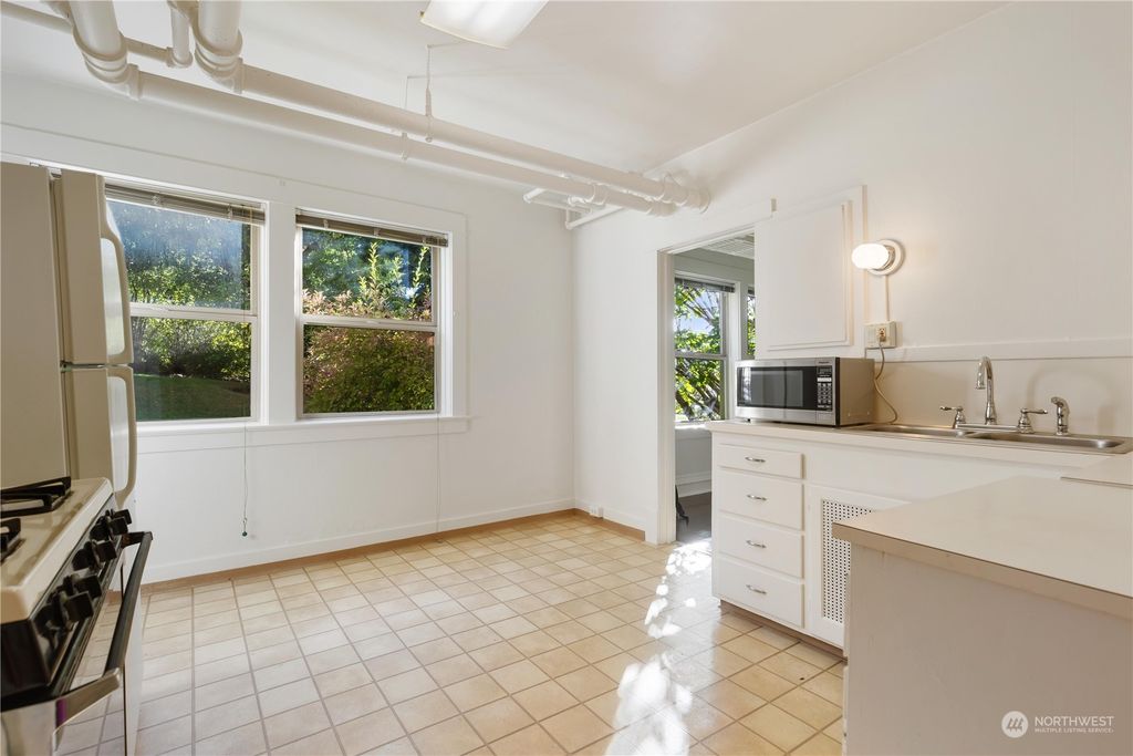 listing image 9361820720890311186