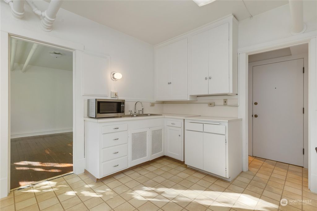 listing image 9360794968237012424