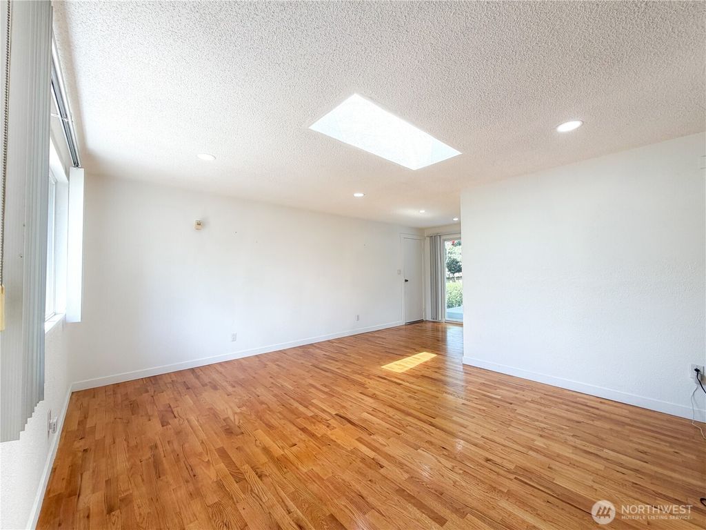 Photo of 2434 SW 328th Street, Federal Way, WA 98023 (MLS # 2522907)