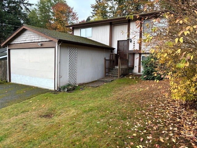 Photo of 1607 NE 189th Street, Shoreline, WA 98155 (MLS # 2599272)