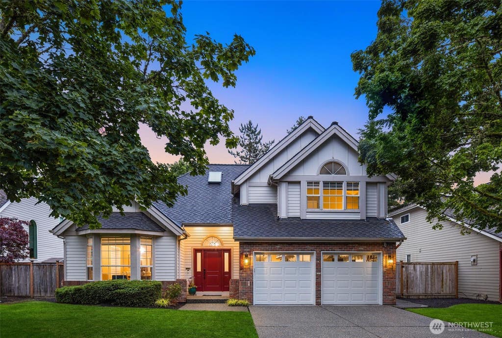Photo of 25444 SE 42nd Place, Issaquah, WA 98029 (MLS # 2537462)