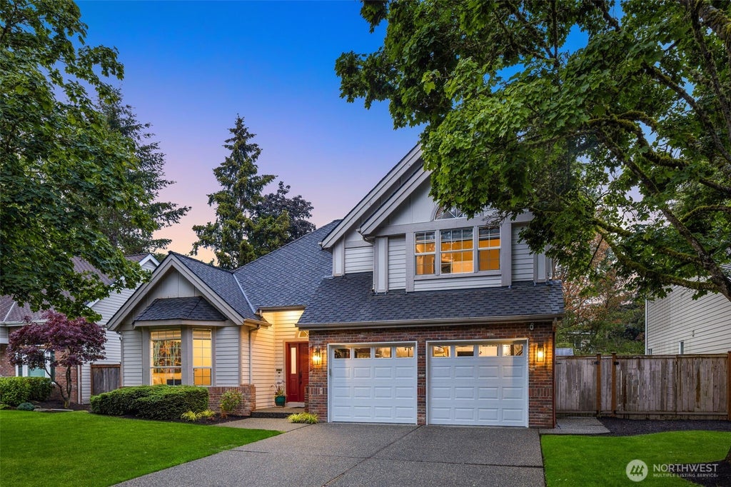 Photo of 25444 SE 42nd Place, Issaquah, WA 98029 (MLS # 2537462)