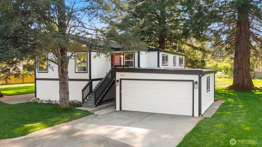 Photo of 7611 Harding Place SE, Snoqualmie, WA 98065 (MLS # 2360138)