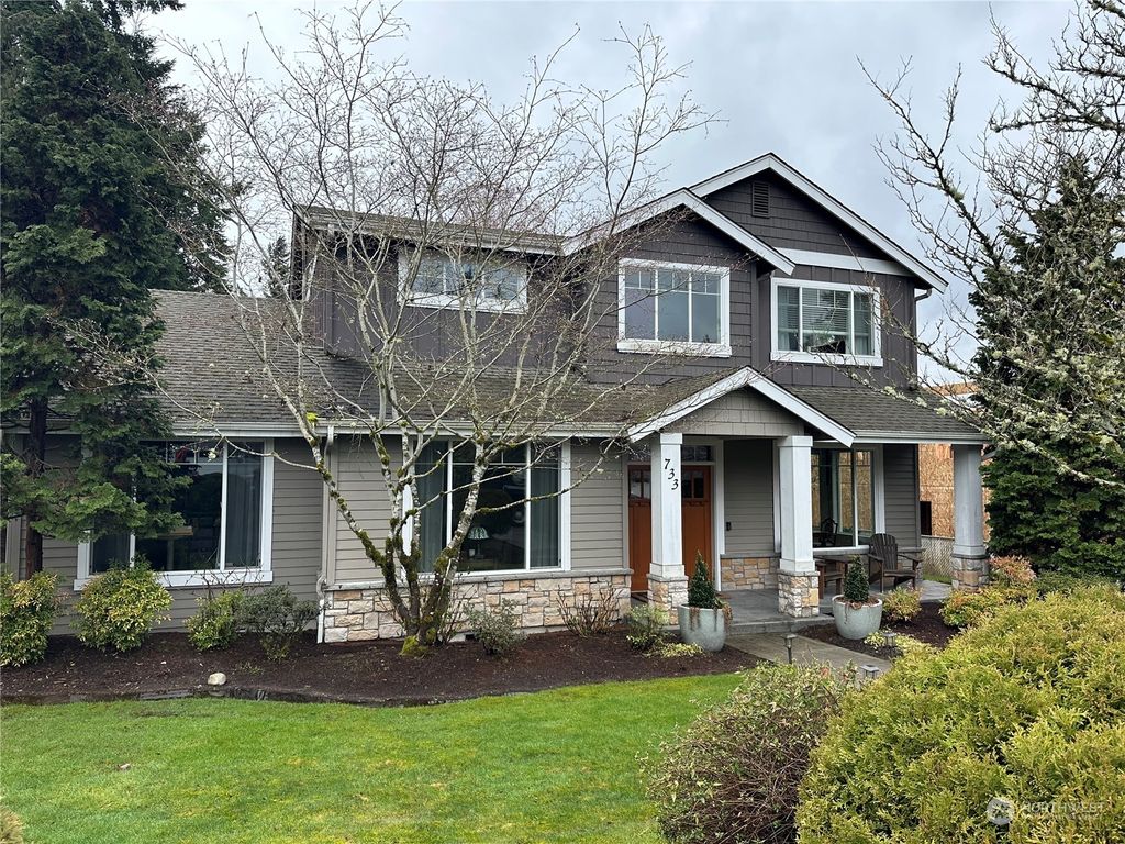 Photo of 733 17th Avenue W, Kirkland, WA 98033 (MLS # 2223638)