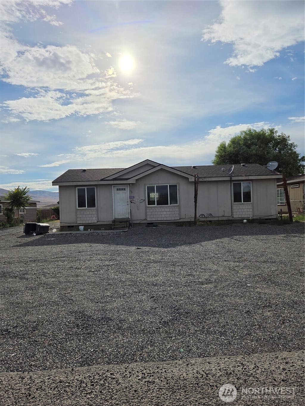 Photo of 212 Thunderbird Way SW, Mattawa, WA 99349 (MLS # 2568261)