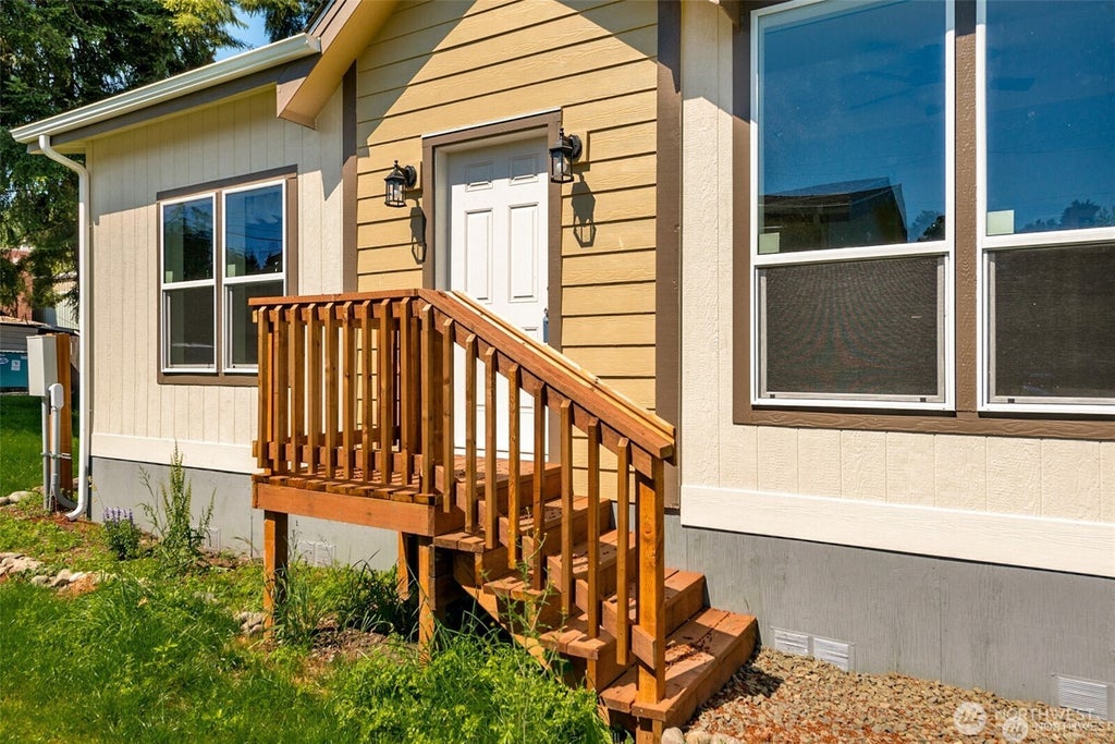 Photo of 109 Nenant Street S, Bucoda, WA 98530 (MLS # 2586161)