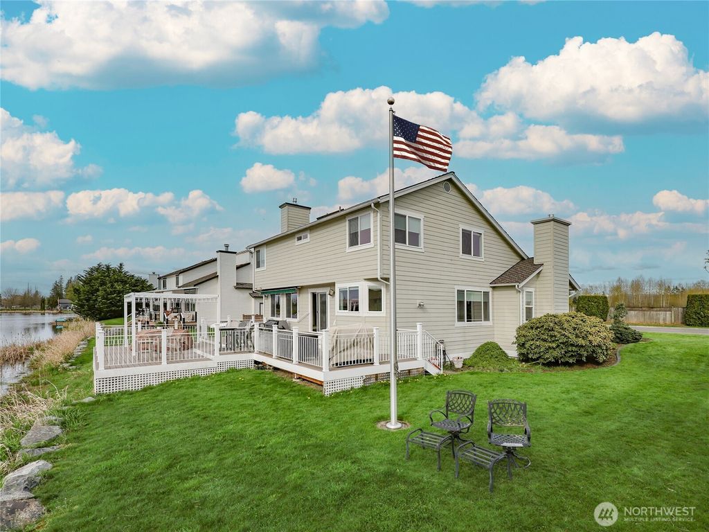 Photo of 14110 29th Avenue NE, Marysville, WA 98271 (MLS # 2358924)