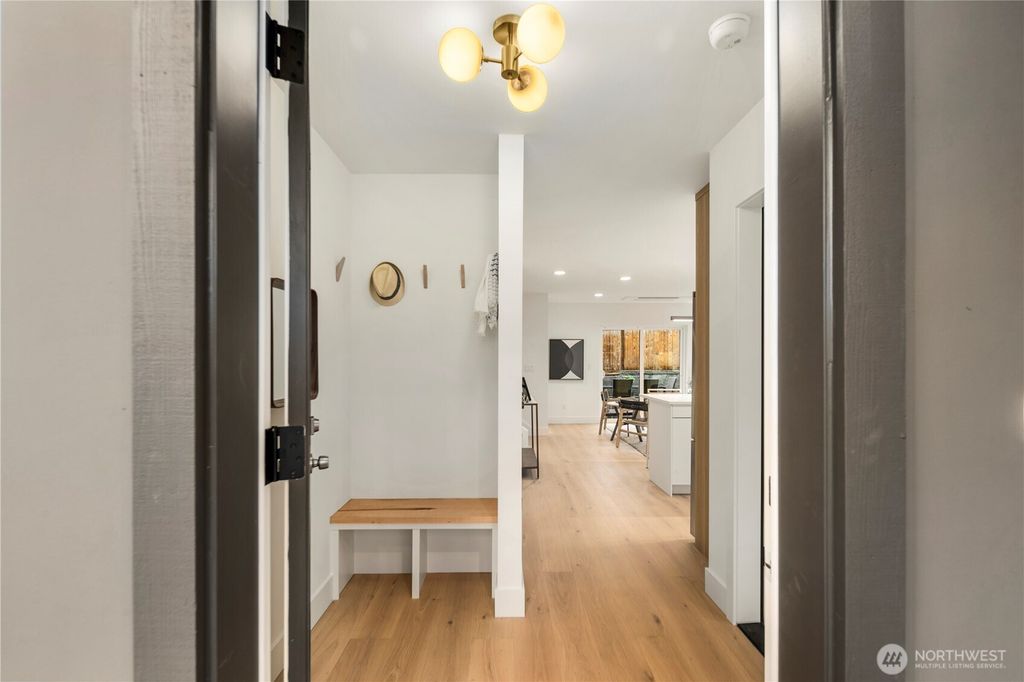 Photo of 524 NE 89th Street #B, Seattle, WA 98115 (MLS # 2505385)