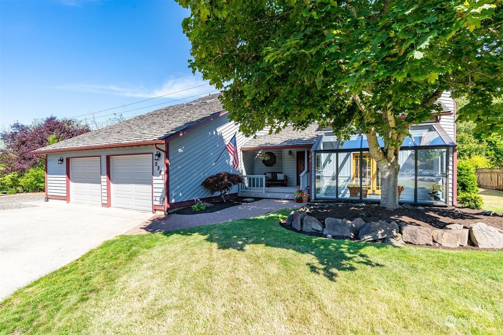 Photo of 2361 214th Place SW, Brier, WA 98036 (MLS # 2148636)