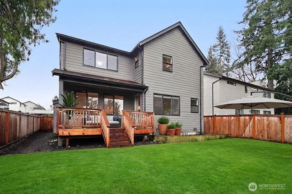 Photo of 12332 38th Avenue NE, Seattle, WA 98125 (MLS # 2498374)