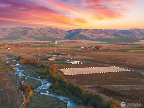 Photo of 401 Healey Drive, Walla Walla, WA 99362 (MLS # 2502818)