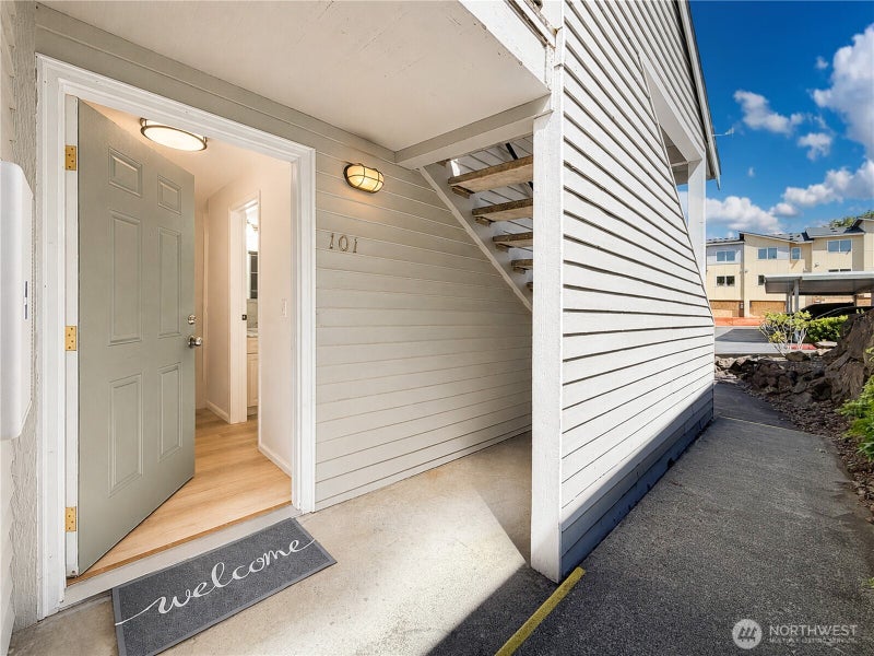 1626 Grant Avenue S E101