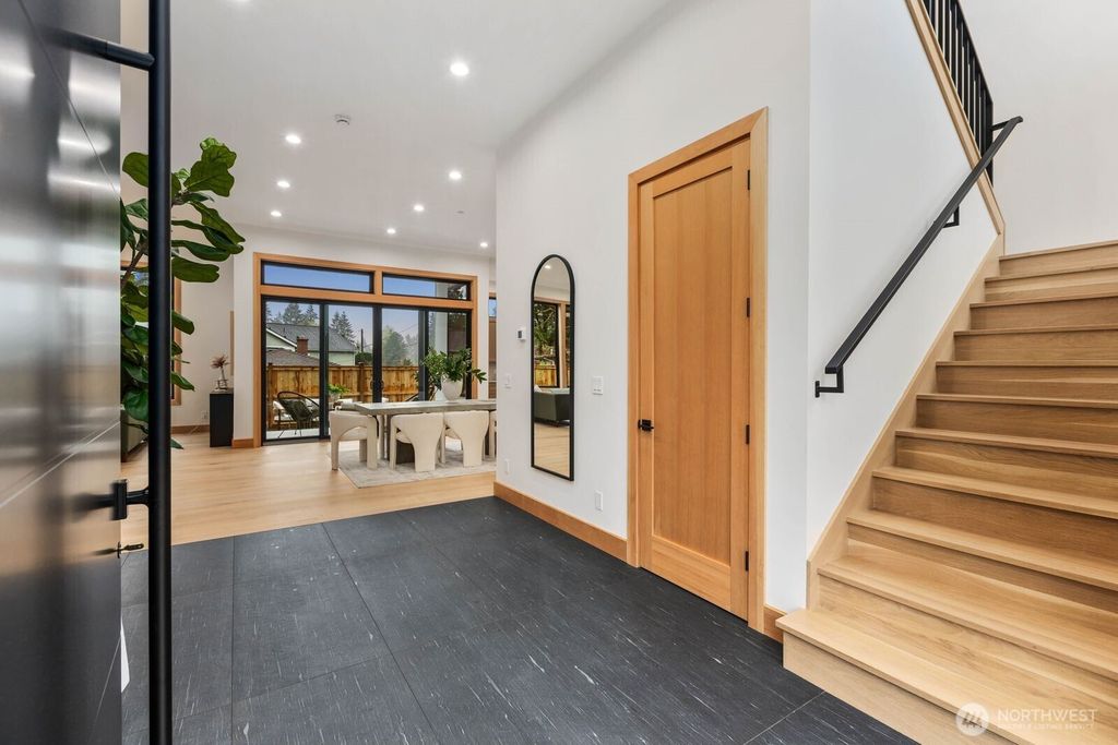 Photo of 1207 145th Avenue SE, Bellevue, WA 98007 (MLS # 2512245)