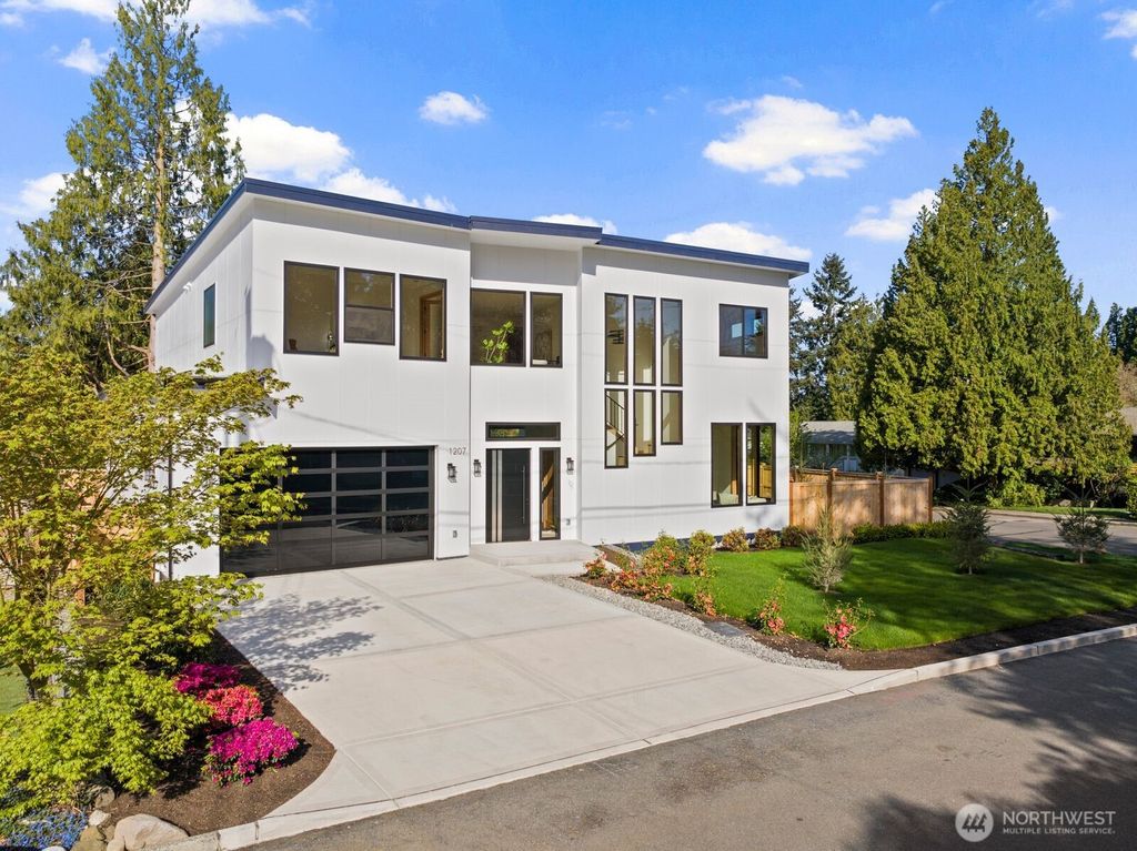 Photo of 1207 145th Avenue SE, Bellevue, WA 98007 (MLS # 2512245)