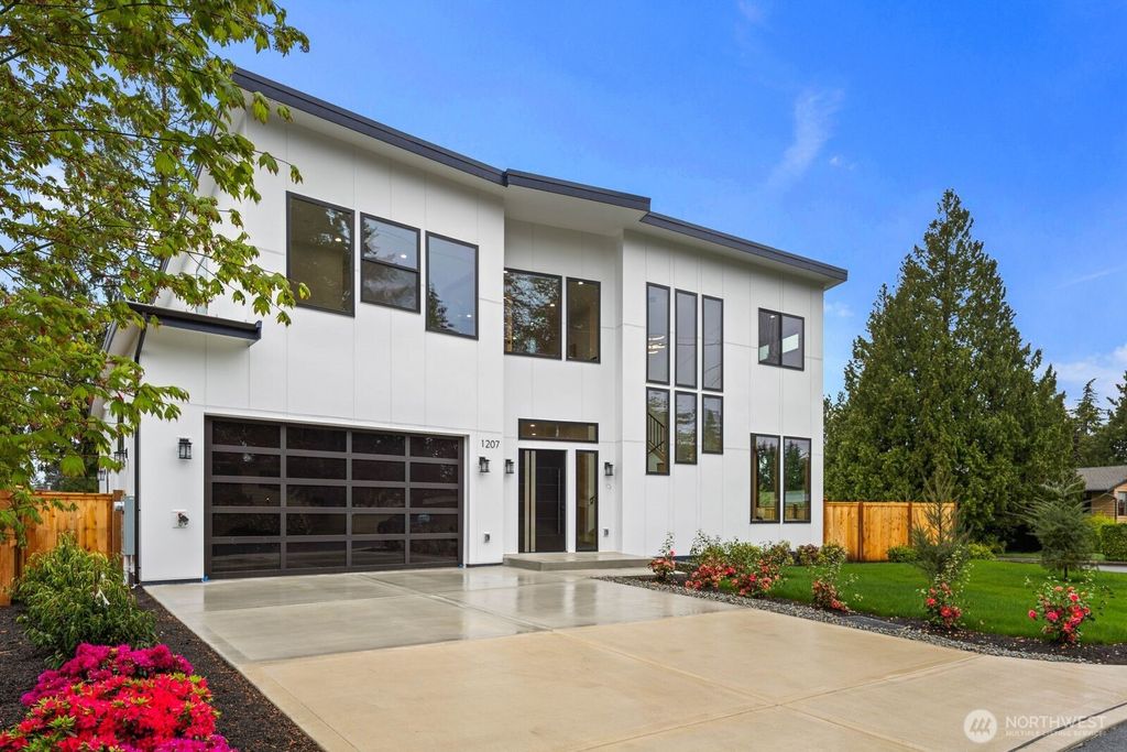 Photo of 1207 145th Avenue SE, Bellevue, WA 98007 (MLS # 2512245)