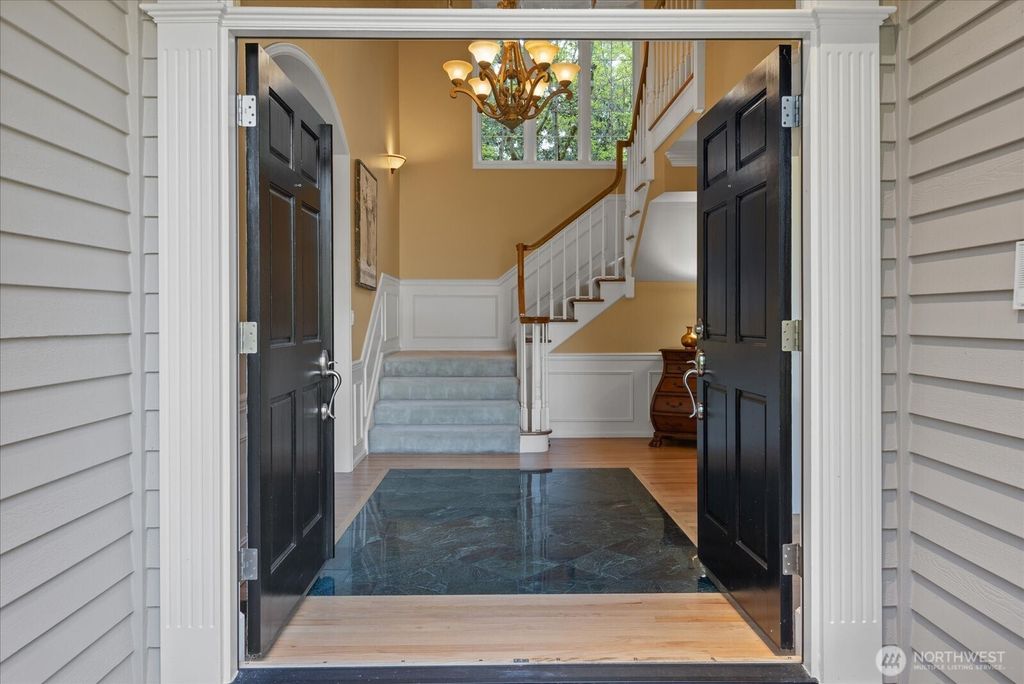 Photo of 10107 218th Court NE, Redmond, WA 98053 (MLS # 2363398)