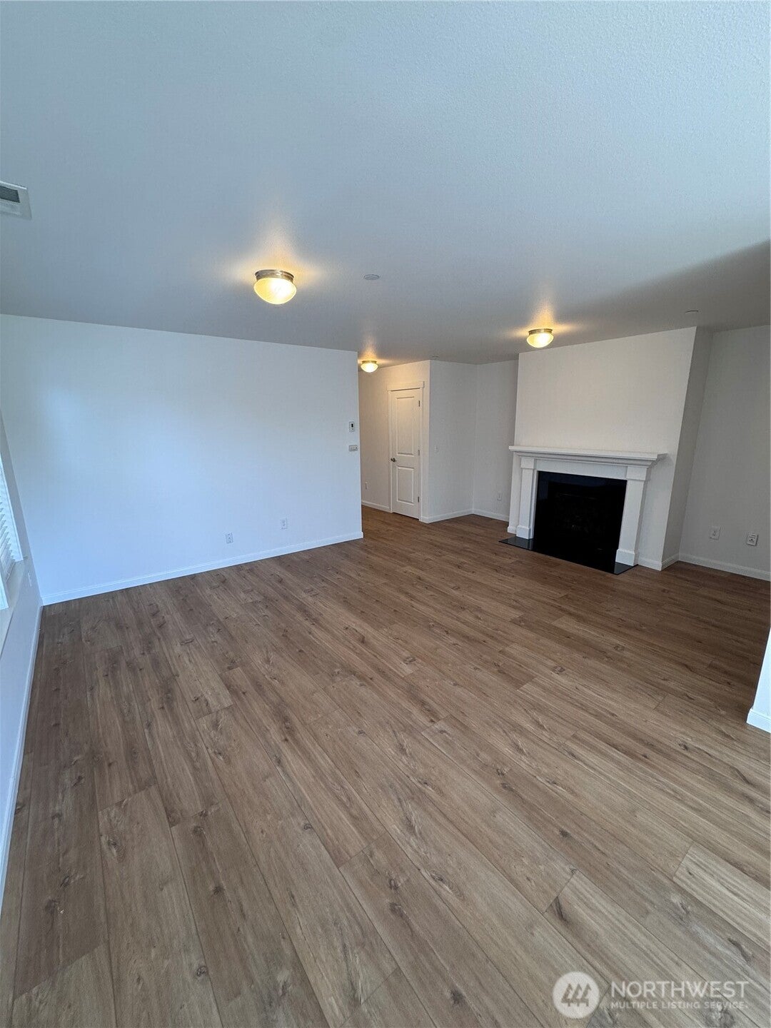 1171 Swan Loop
