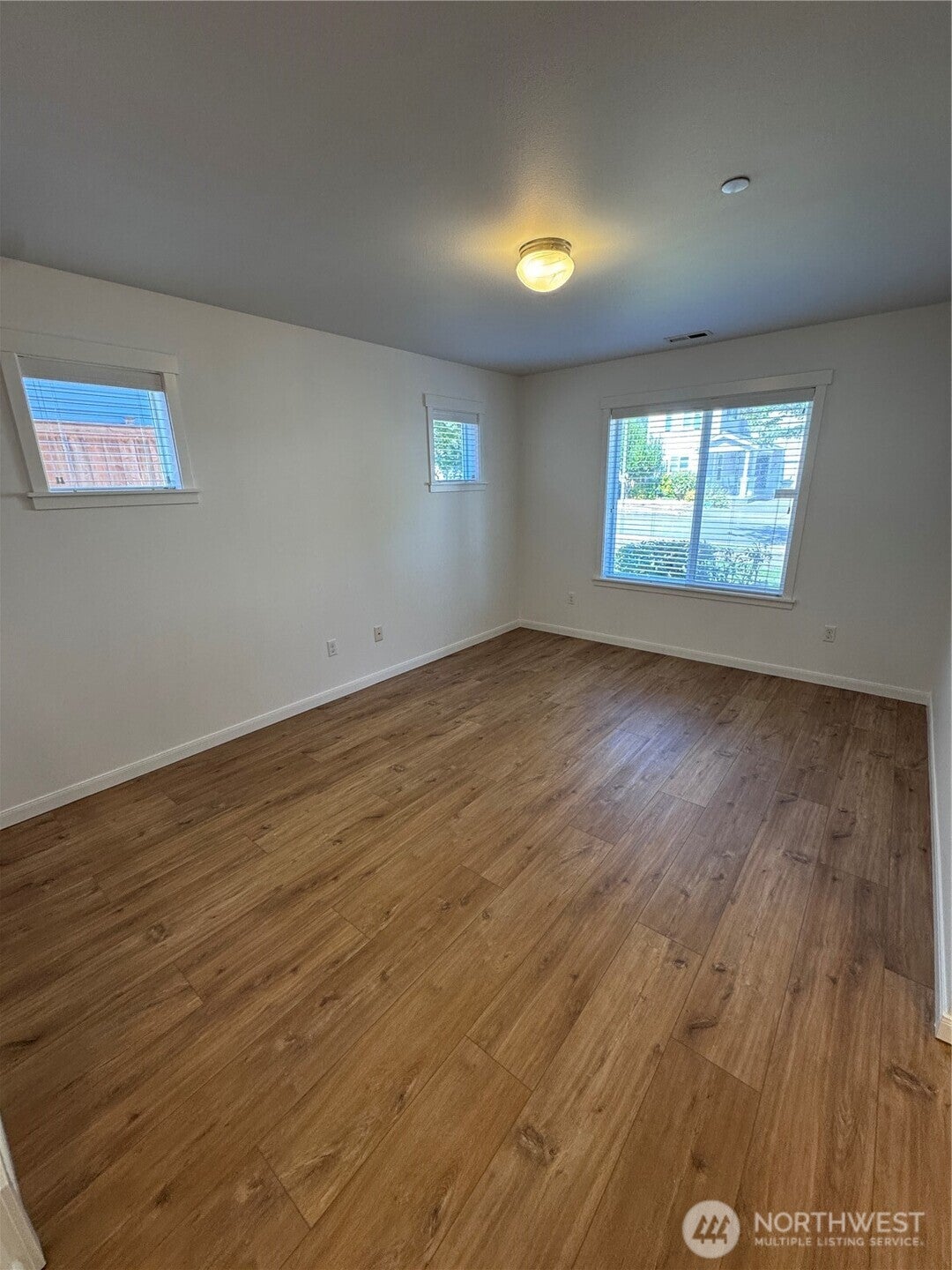 1171 Swan Loop