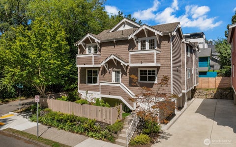 Photo of 4720 Interlake Avenue N, Seattle, WA 98103 (MLS # 2549165)