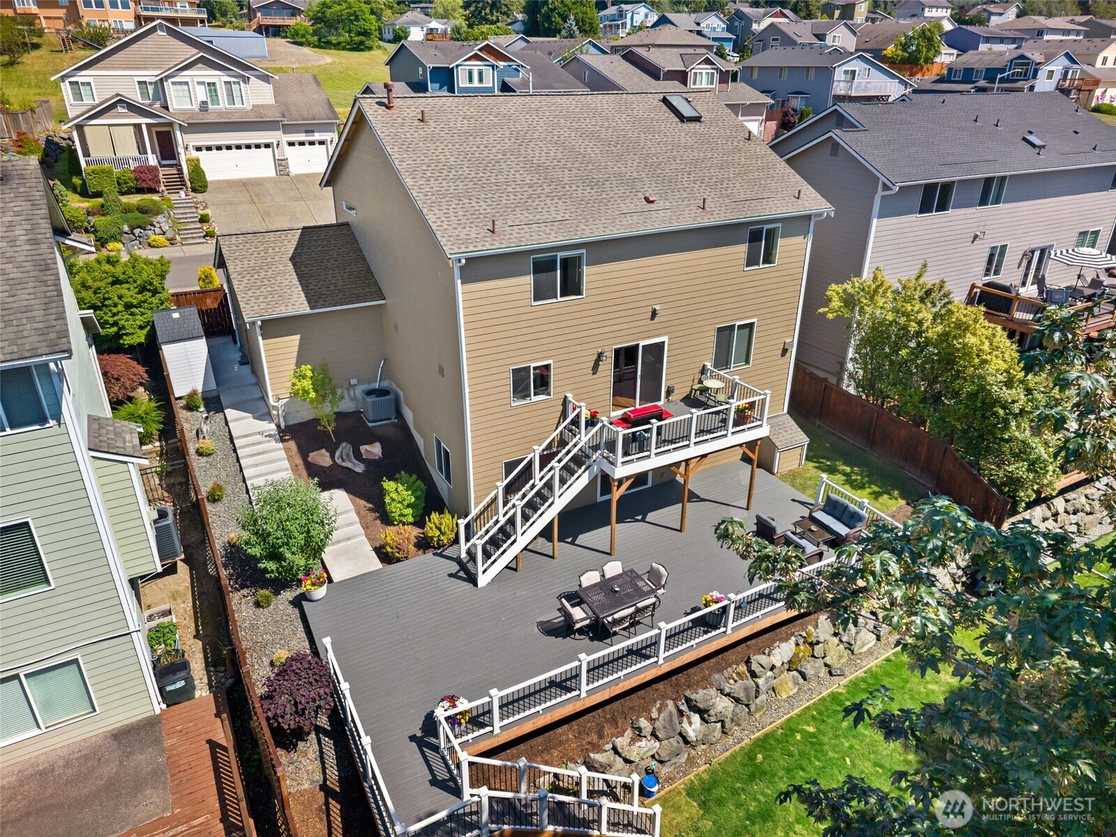 30 79th Drive NE