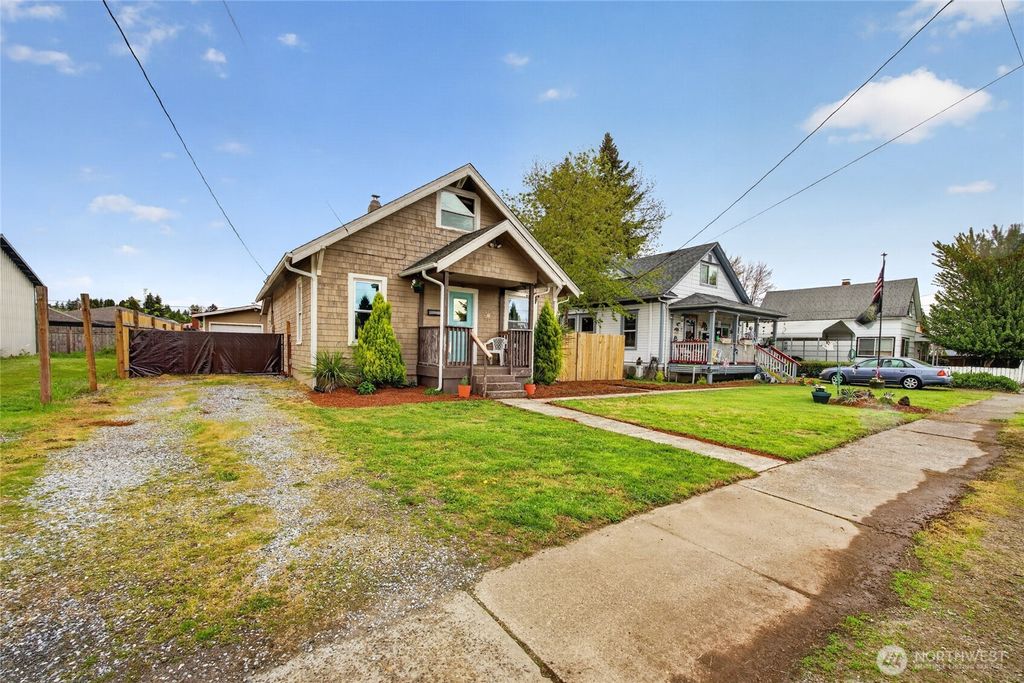 Photo of 1203 W Main St ST, Centralia, WA 98531 (MLS # 2514579)