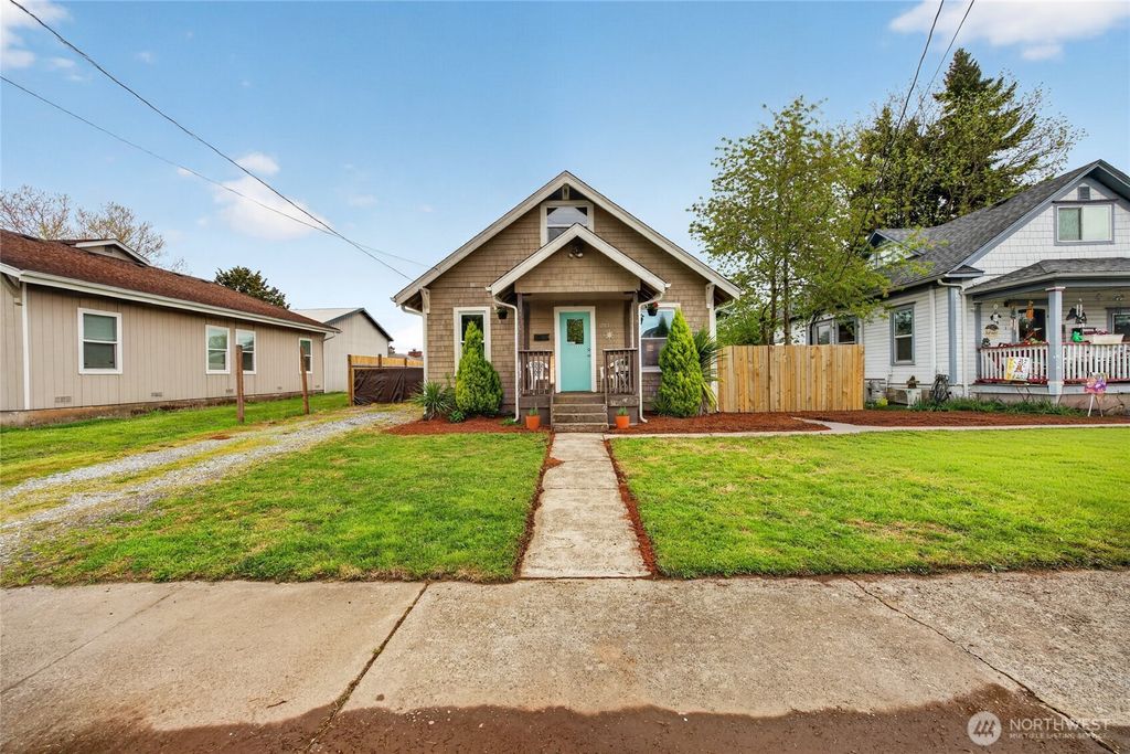 Photo of 1203 W Main St ST, Centralia, WA 98531 (MLS # 2514579)