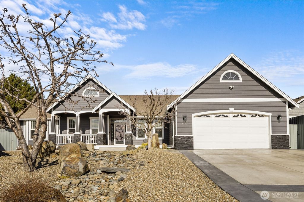 Photo of 1407 N Canterbury Drive, Ellensburg, WA 98926 (MLS # 2495096)