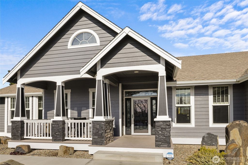 Photo of 1407 N Canterbury Drive, Ellensburg, WA 98926 (MLS # 2495096)