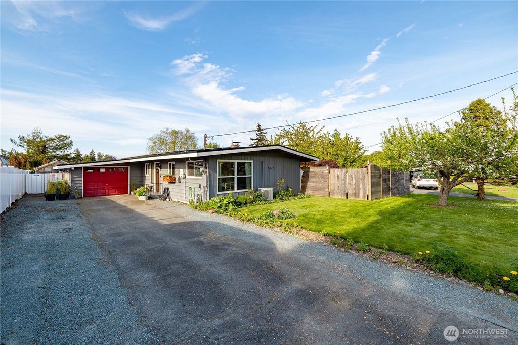 Photo of 1702 36th Street, Anacortes, WA 98221 (MLS # 2517397)