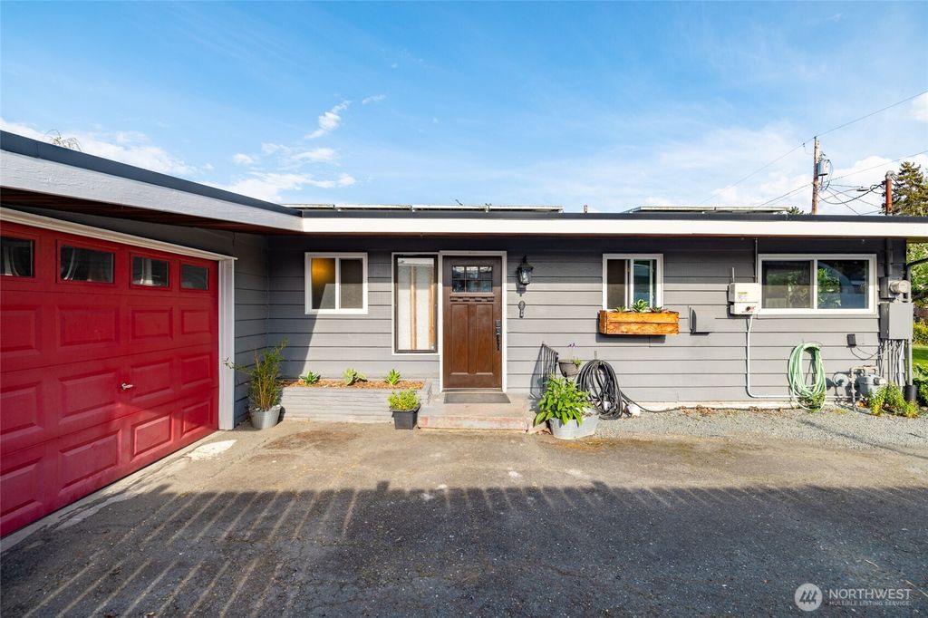 Photo of 1702 36th Street, Anacortes, WA 98221 (MLS # 2517397)