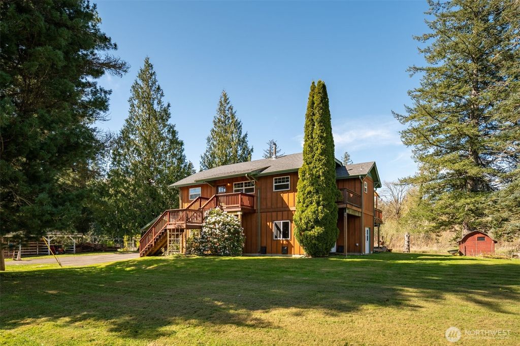Photo of 38002 SE 85th Street, Snoqualmie, WA 98065 (MLS # 2482858)