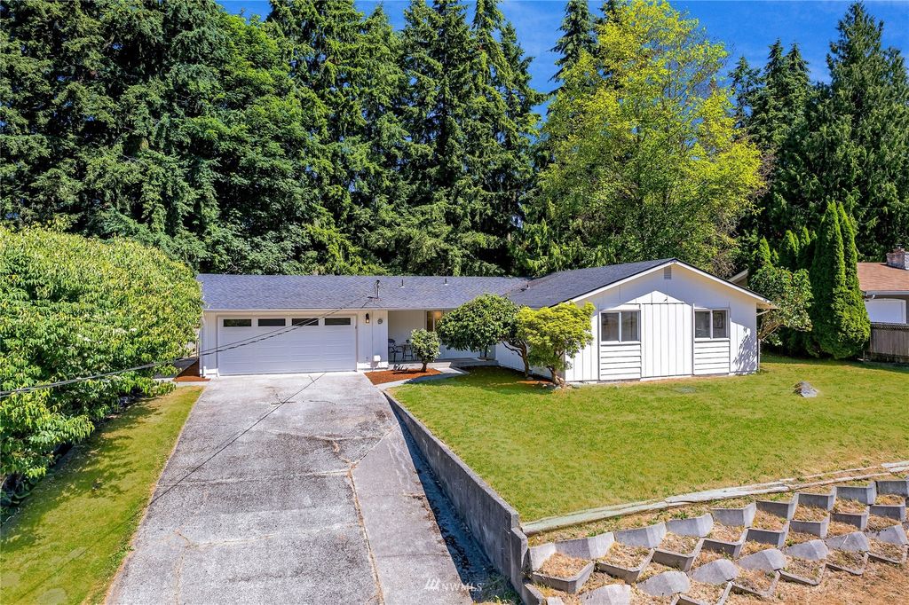 Photo of 2919 95th Drive SE, Lake Stevens, WA 98258 (MLS # 1972823)