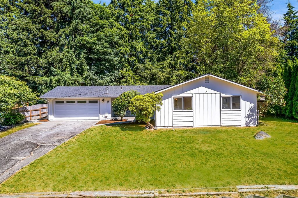 Photo of 2919 95th Drive SE, Lake Stevens, WA 98258 (MLS # 1972823)