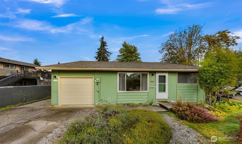 Photo of 1442 Madison Avenue, Blaine, WA 98230 (MLS # 2591157)