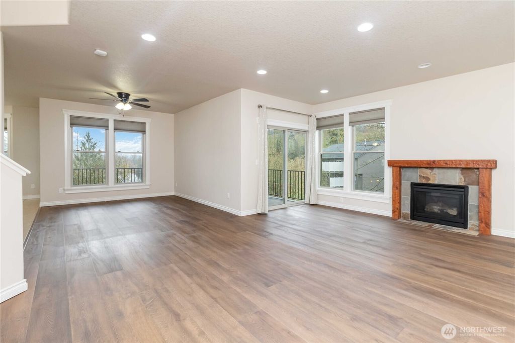 Photo of 119 Peninsula Drive, Kelso, WA 98626 (MLS # 2458057)