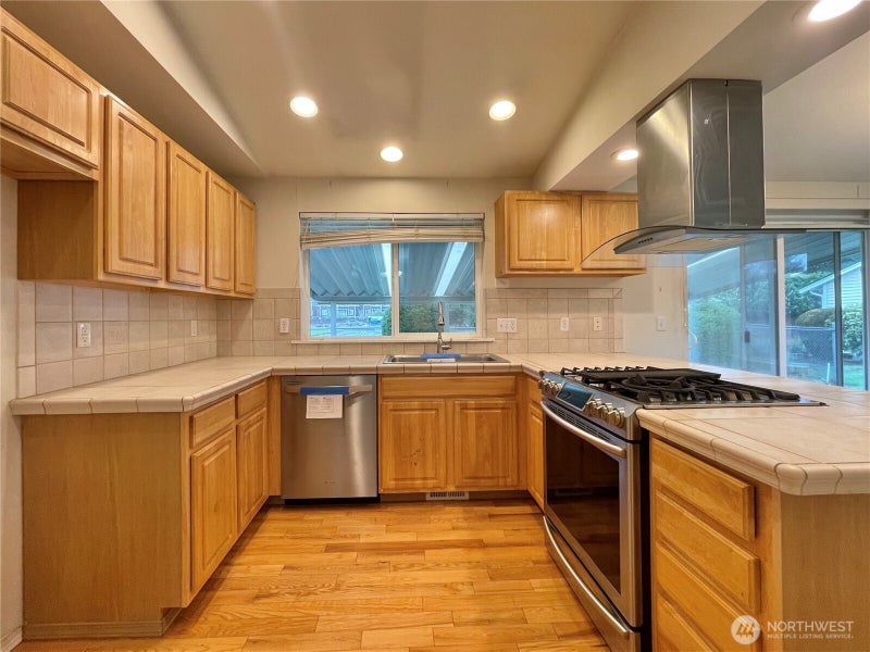 7600 52nd Avenue W 47