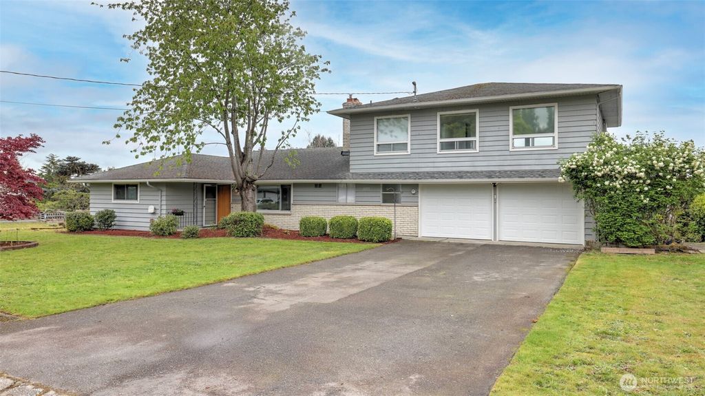 Photo of 22919 18th Avenue S, Des Moines, WA 98198 (MLS # 2377007)