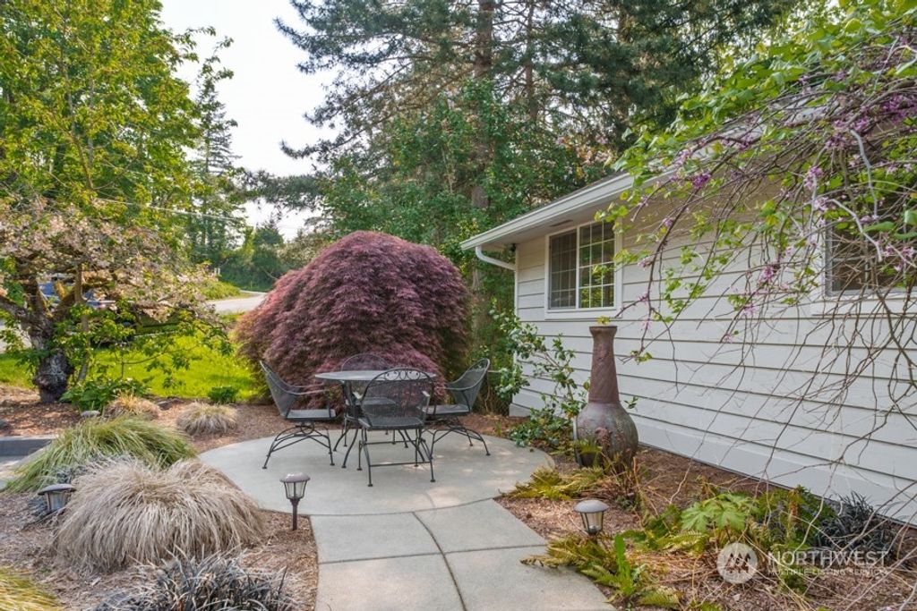 Photo of 23855 SE 472nd Street, Enumclaw, WA 98022 (MLS # 2069498)