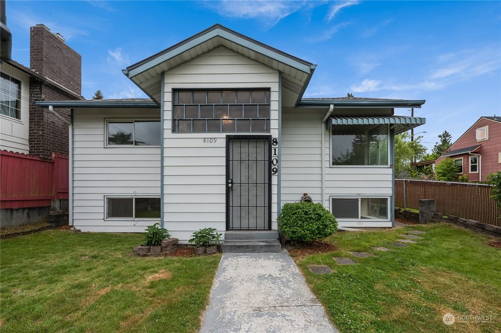 Photo of 8109 18th Avenue SW, Seattle, WA 98106 (MLS # 2075236)