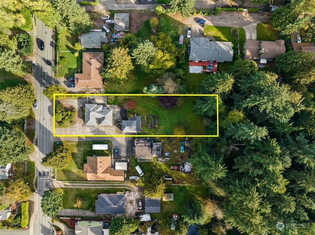 Photo of 4427 S 160th Street, Tukwila, WA 98188 (MLS # 2173046)