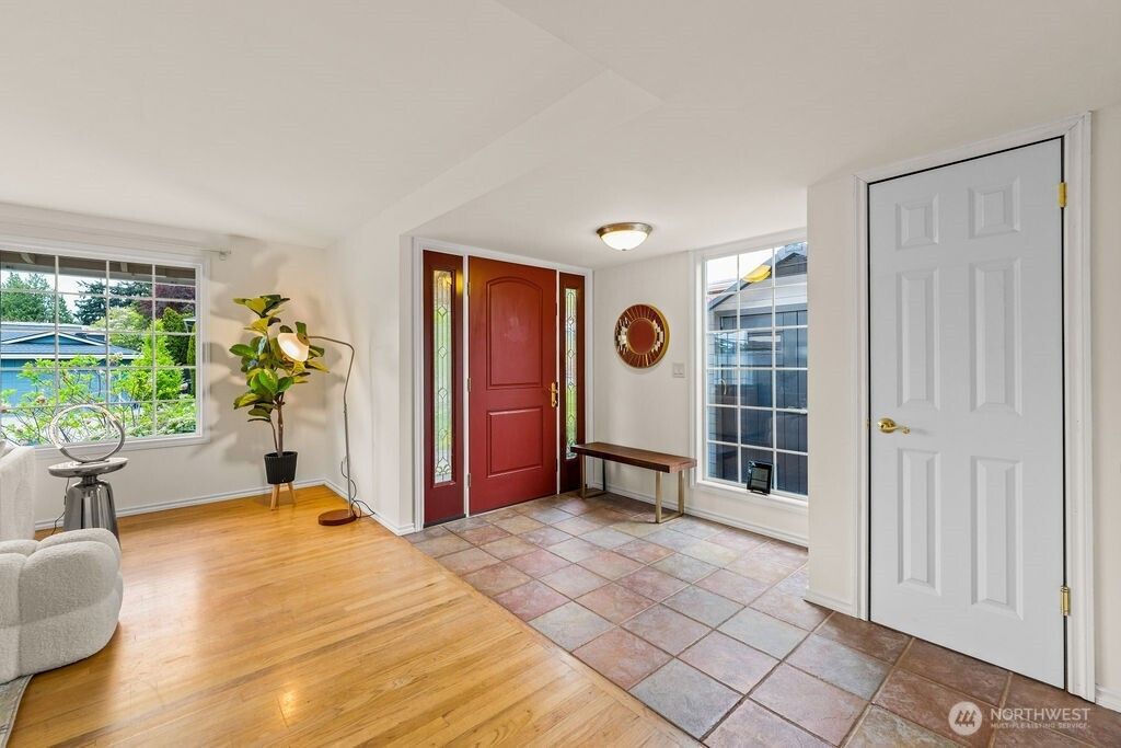 Photo of 11611 NE 135th Street, Kirkland, WA 98034 (MLS # 2367955)