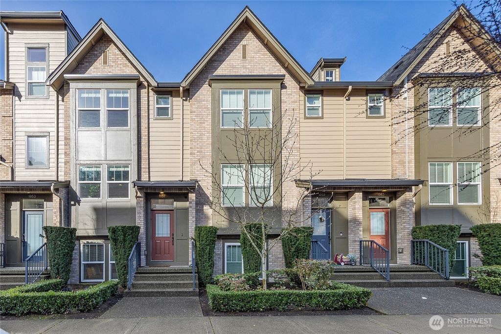 Photo of 1057 10th Avenue NE #2.5, Issaquah, WA 98029 (MLS # 2347257)
