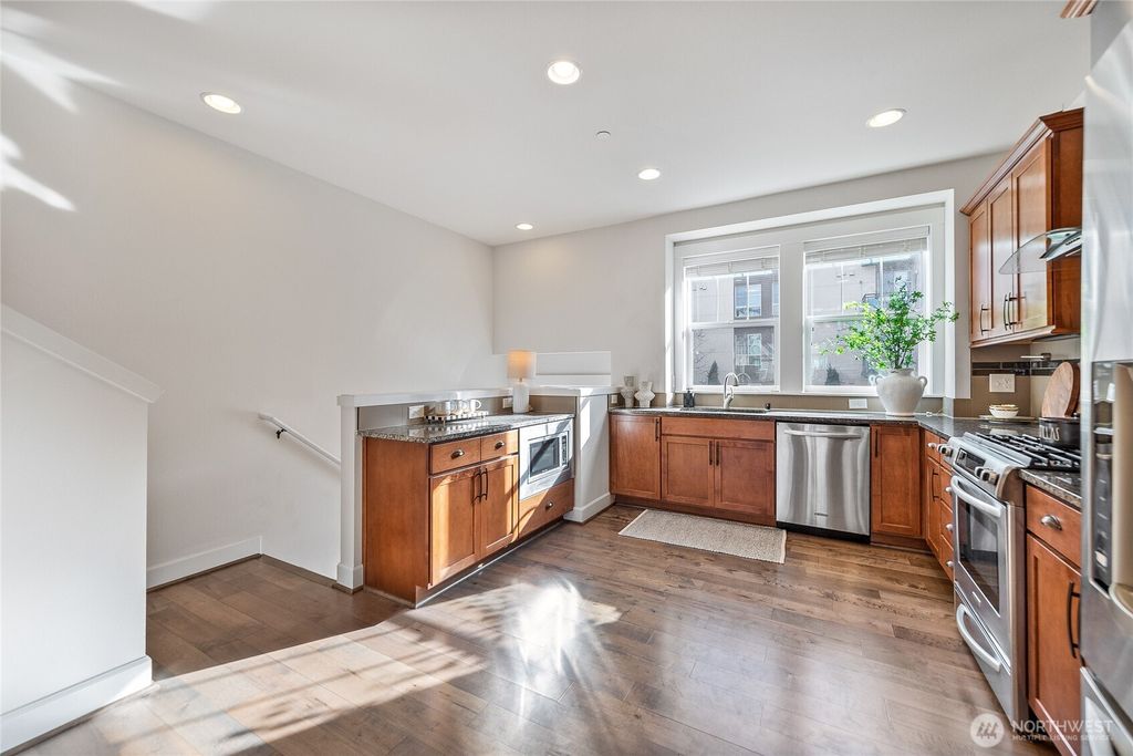Photo of 1057 10th Avenue NE #2.5, Issaquah, WA 98029 (MLS # 2347257)