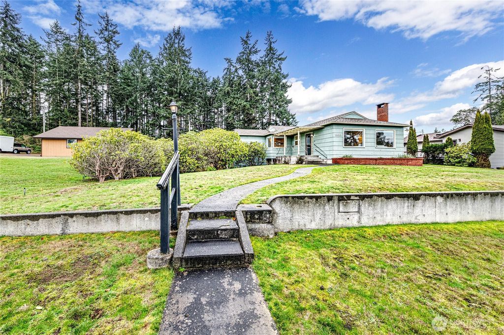 Photo of 1922 W 7th Street, Port Angeles, WA 98363 (MLS # 2463053)