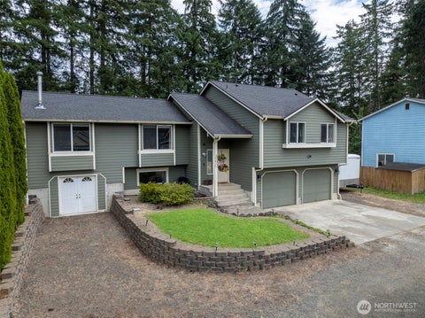 Photo of 360 E Road of Tralee, Shelton, WA 98584 (MLS # 2559425)