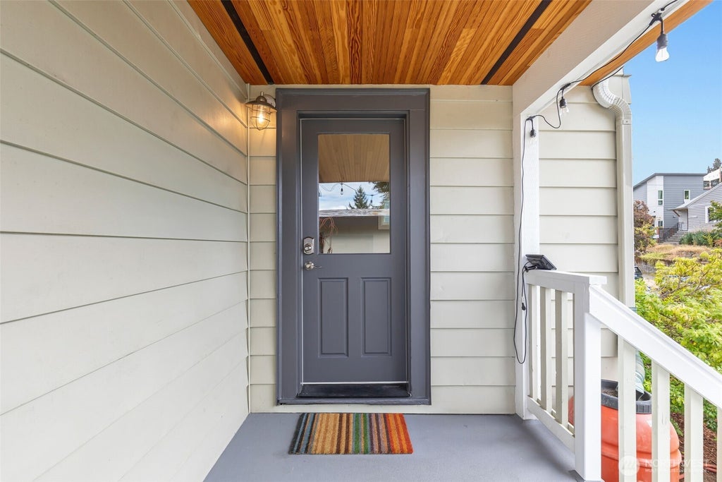 Photo of 3918 S Edmunds Street, Seattle, WA 98118 (MLS # 2574483)