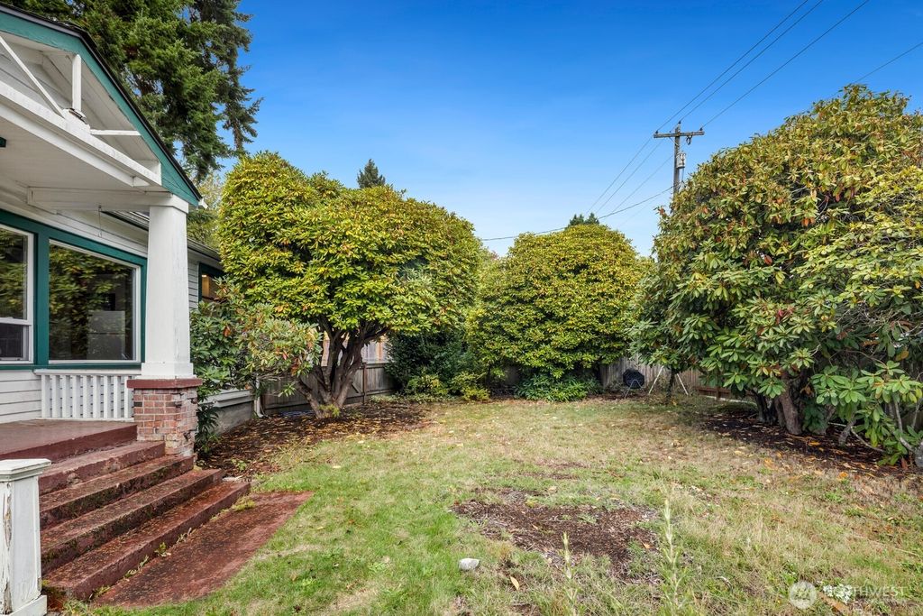 Photo of 18306 44th Avenue W, Lynnwood, WA 98037 (MLS # 2447094)