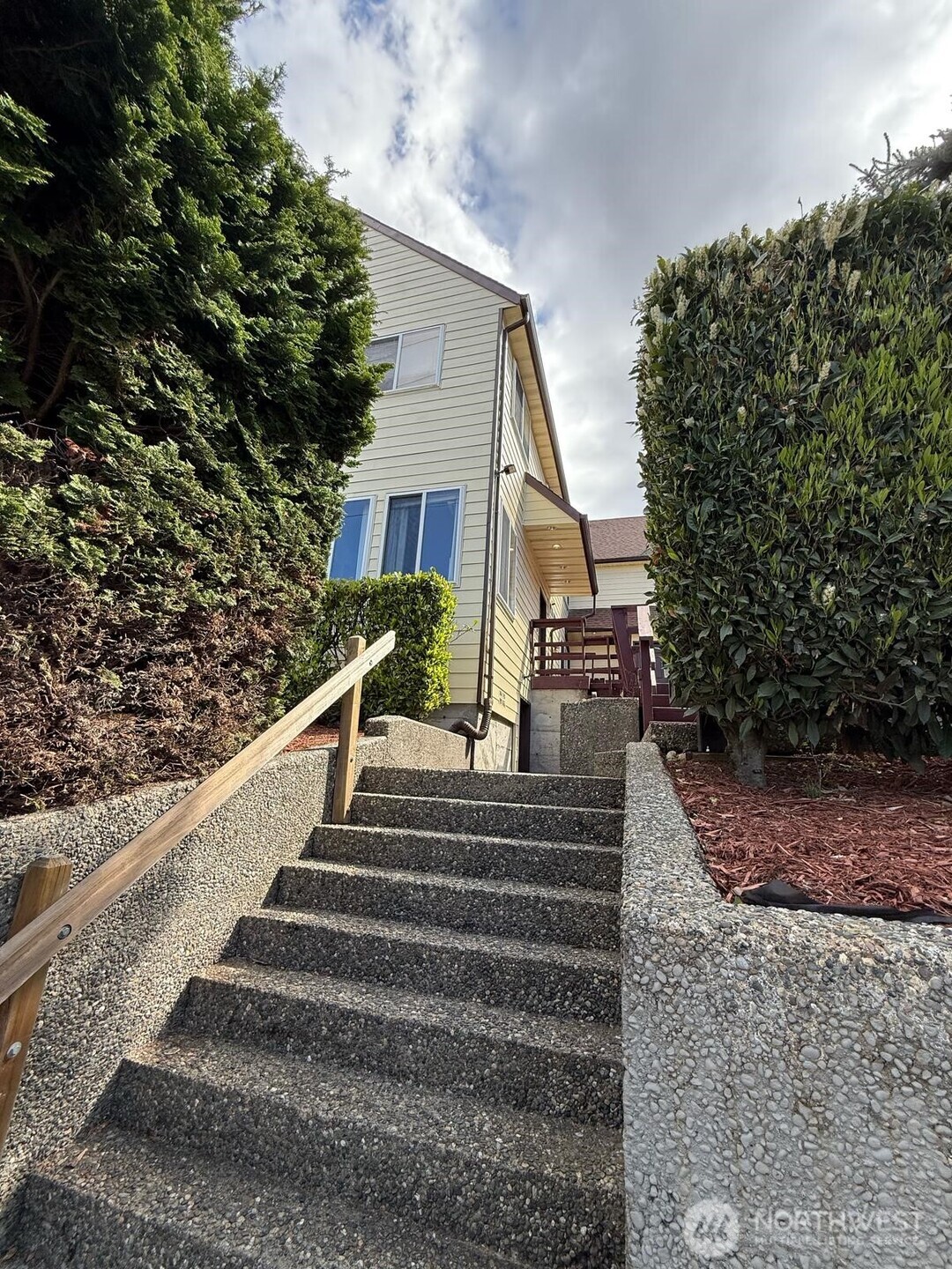 5210 11th Avenue NE