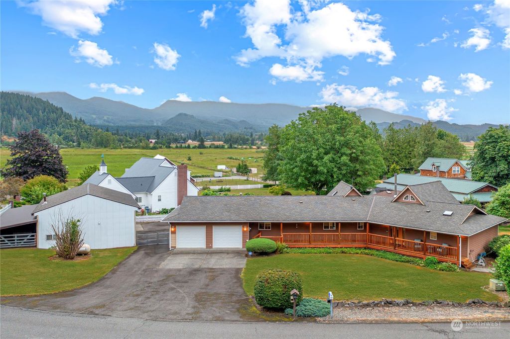 Photo of 40010 278th Avenue SE, Enumclaw, WA 98022 (MLS # 2270832)