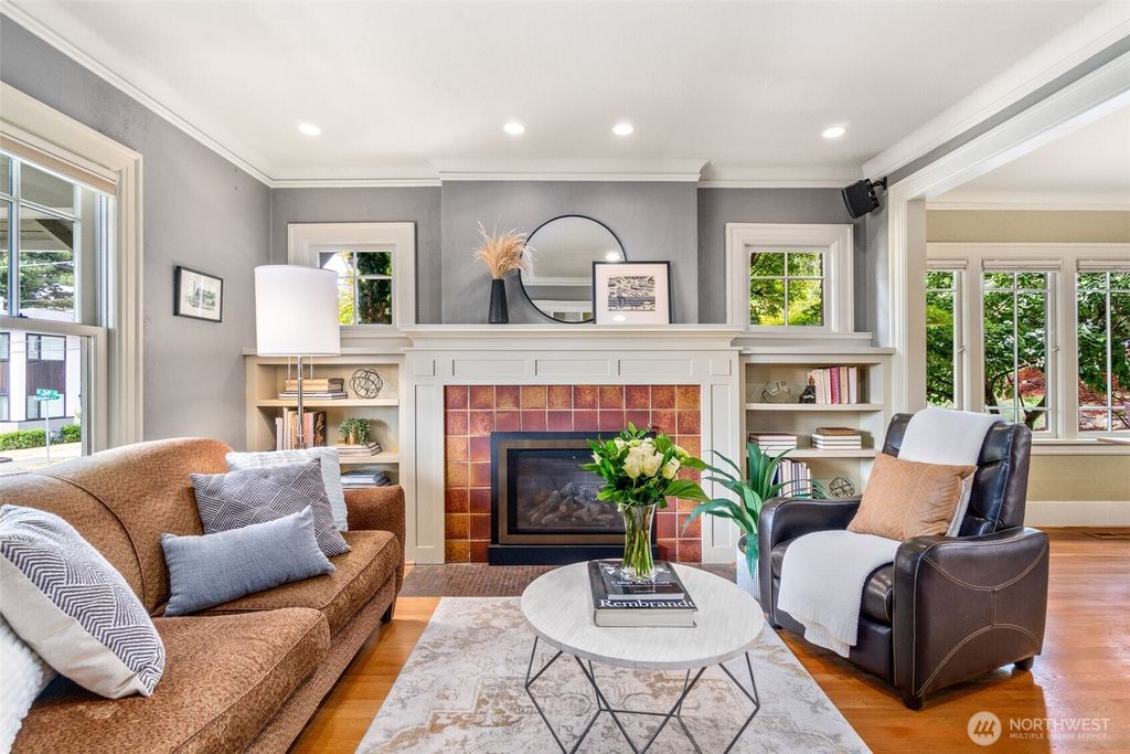 Photo of 5318 Wallingford Avenue N, Seattle, WA 98103 (MLS # 2397982)